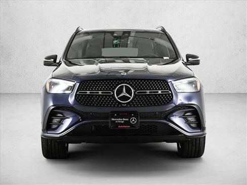 Used 2025 Mercedes-Benz GLE 450e 4MATIC image 2