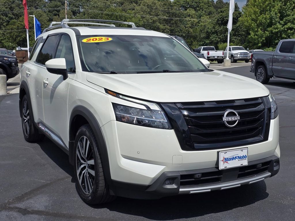 Used 2023 Nissan Pathfinder Platinum w/ Black Appearance Package AWD/4WD image 1