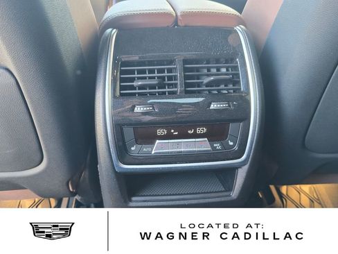 Used 2024 BMW X7 xDrive40i w/ Executive Package image 19