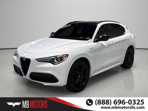 Used 2022 Alfa Romeo Stelvio Veloce AWD/4WD image 1