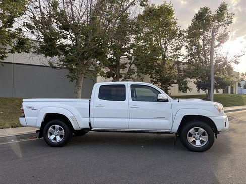 Used 2013 Toyota Tacoma PreRunner w/ TRD Sport Pkg RWD image 2