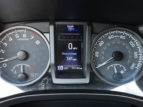 Used 2017 Toyota Tacoma TRD Off-Road image 13