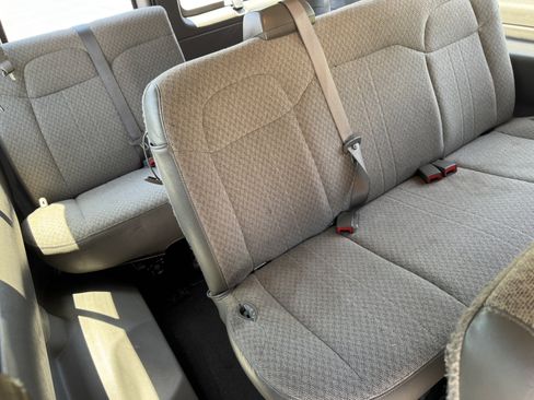 Used 2025 GMC Savana 3500 LT w/ LT Preferred Equipment Group RWD image 16