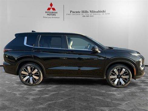 New 2026 Mitsubishi Outlander SE image 4