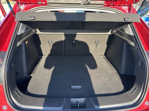 Used 2025 Chevrolet Trax LT w/ Sunroof Package image 18