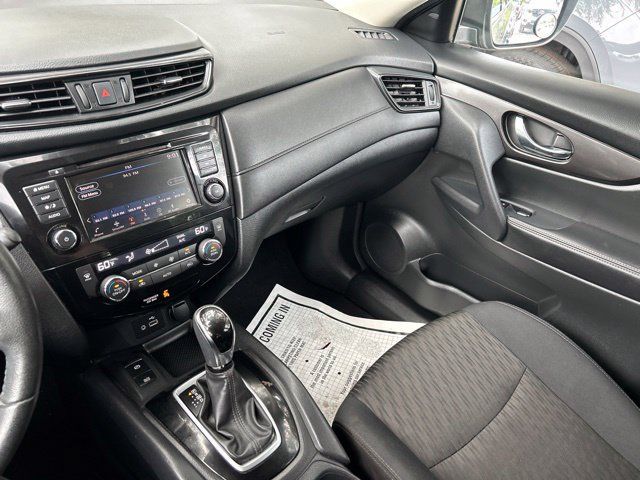 Used 2019 Nissan Rogue SV w/ Premium Package FWD image 11