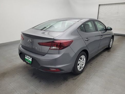 Used 2020 Hyundai Elantra SE w/ Winter Weather Package image 9
