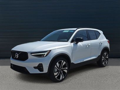 New 2025 Volvo XC40 B5 Ultra w/ Climate Package
