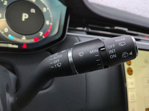 New 2026 Land Rover Range Rover SE image 27