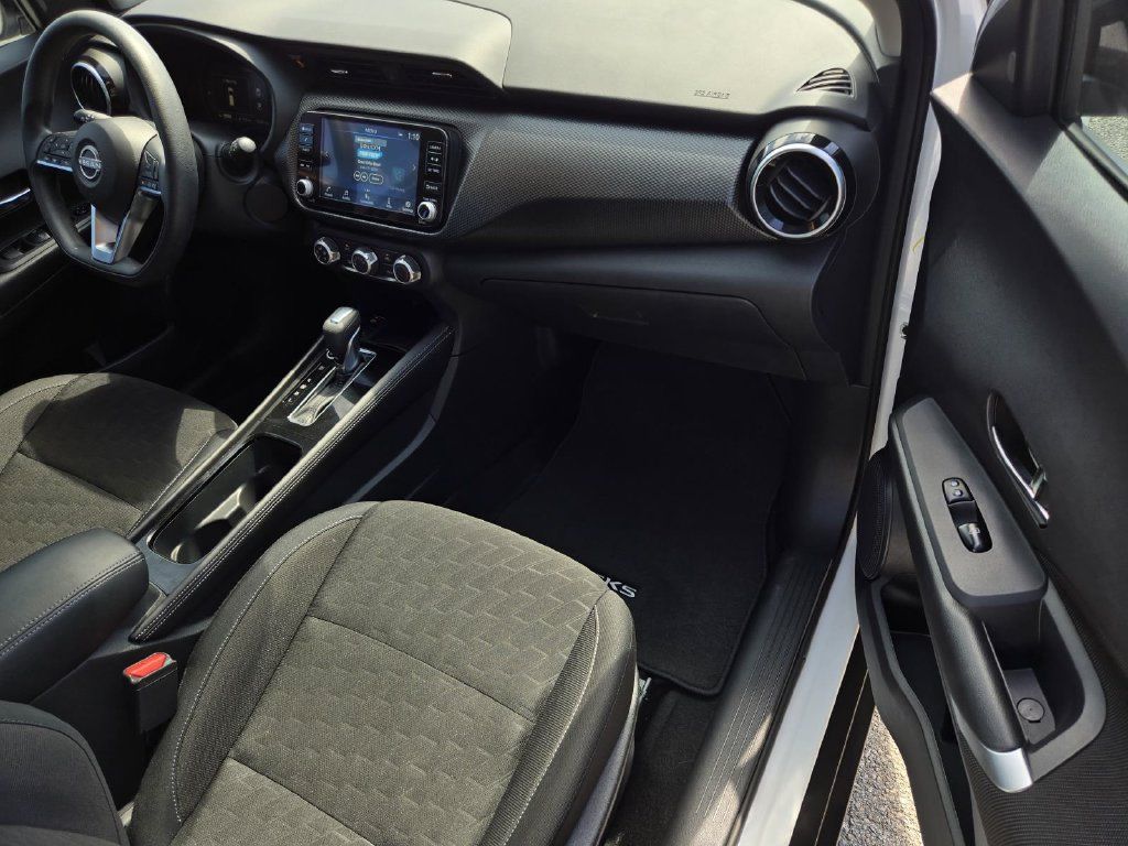 Certified 2024 Nissan Kicks SV FWD image 7