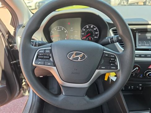 Used 2022 Hyundai Accent SE FWD image 14