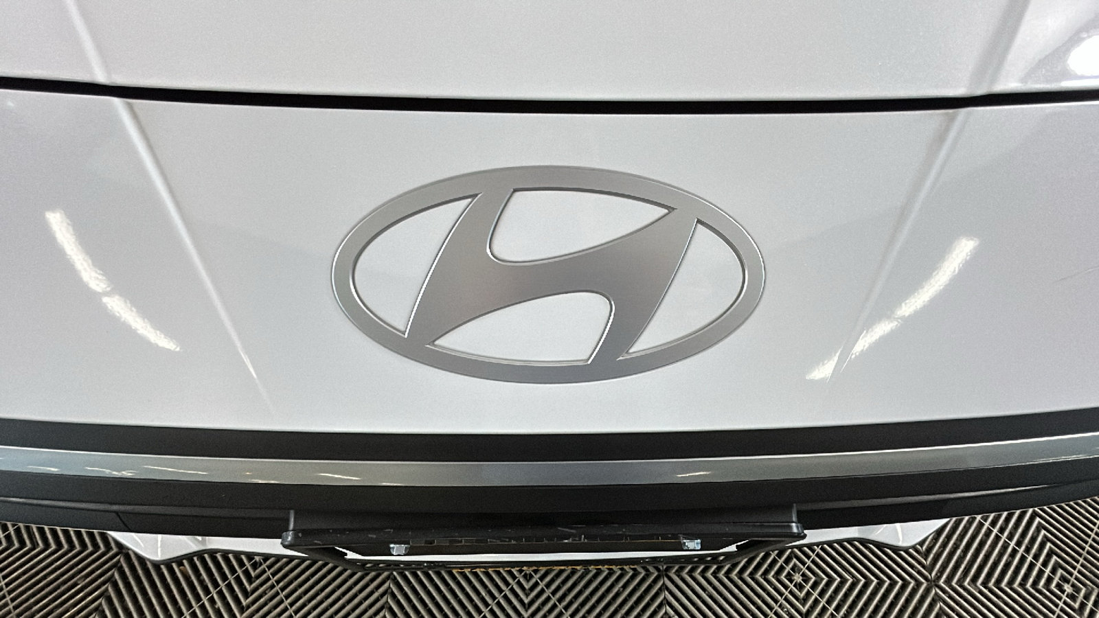Used 2025 Hyundai Elantra Hybrid FWD image 10