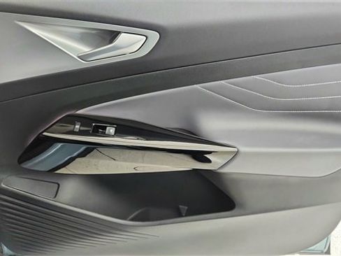 Used 2025 Volkswagen ID.4 Pro S Plus image 22