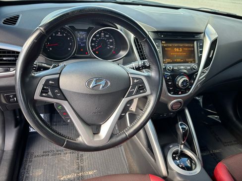 Used 2016 Hyundai Veloster w/ Option Group 02 image 9