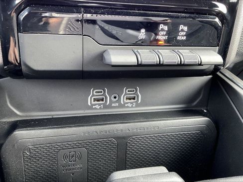 Used 2025 RAM 1500 Big Horn image 32