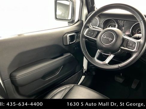 Used 2022 Jeep Gladiator Overland image 11