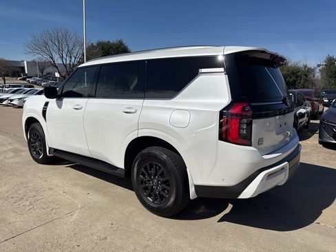 Certified 2025 Nissan Armada SV image 5