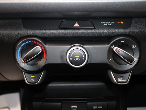 Used 2023 Kia Rio S image 31