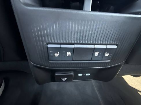 Used 2024 Jeep Wagoneer Launch Edition AWD/4WD image 12