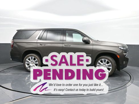 Used 2021 Chevrolet Tahoe High Country w/ Premium Package image 3