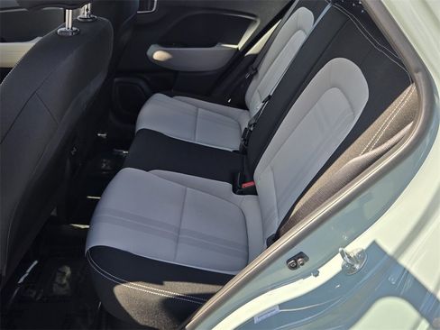 Certified 2025 Hyundai Venue SEL image 12