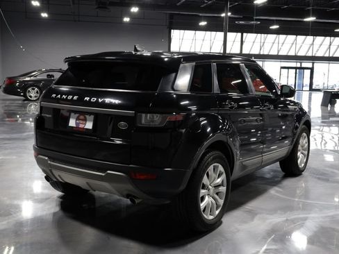 Used 2019 Land Rover Range Rover Evoque SE AWD/4WD image 7