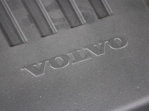 Certified 2025 Volvo V60 B5 Cross Country Plus image 25