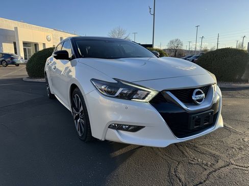 Used 2017 Nissan Maxima Platinum image 1
