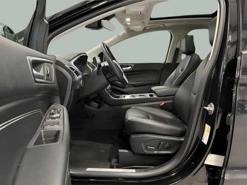 Certified 2021 Ford Edge Titanium w/ Canadian Touring Package AWD/4WD image 12