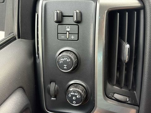 Used 2019 Chevrolet Silverado 1500 LT w/ All Star Edition AWD/4WD image 30
