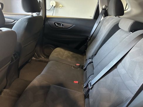 Used 2016 Nissan Rogue S image 11