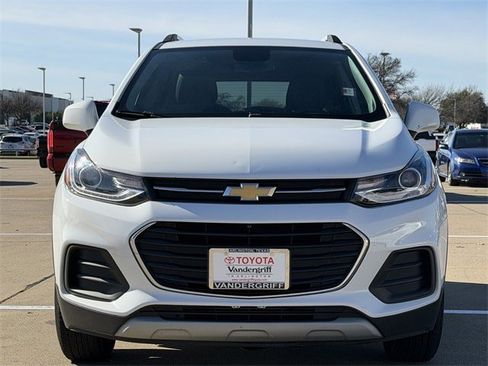 Used 2022 Chevrolet Trax LT w/ LT Convenience Package image 7