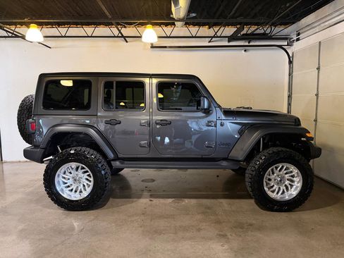 Used 2022 Jeep Wrangler Unlimited Sport image 5