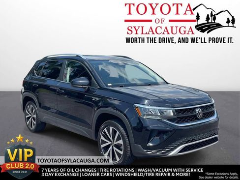 Used 2024 Volkswagen Taos SE FWD image 1