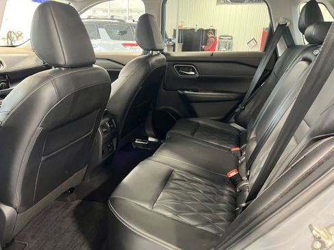 Used 2021 Nissan Rogue Platinum image 15