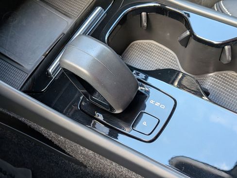 Certified 2023 Volvo C40 P8 Recharge Ultimate w/ Protection Package Premier image 22