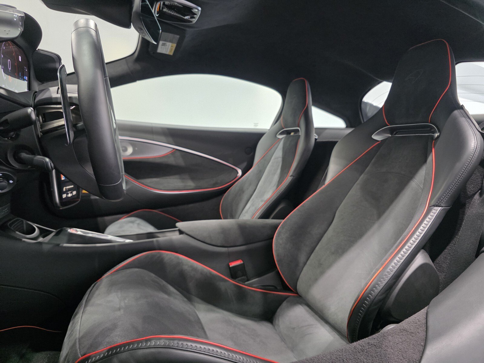 Used 2026 McLaren Artura RWD image 7
