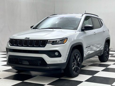 New 2026 Jeep Compass Latitude AWD/4WD image 4