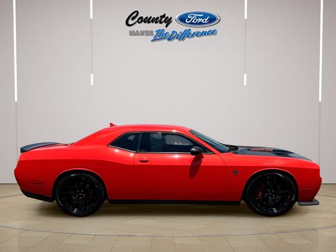 Used 2016 Dodge Challenger SRT Hellcat RWD image 7