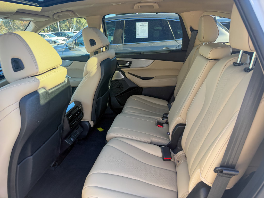 Used 2025 Acura MDX w/ Technology Package FWD image 25