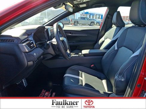 Certified 2025 Toyota Camry SE image 13