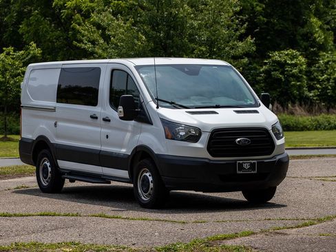 Used 2019 Ford Transit 250 130 Low Roof image 2