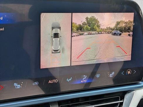 Used 2024 Chevrolet Equinox EV LT FWD image 10