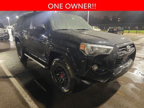 Used 2024 Toyota 4Runner SR5 Premium w/ Moonroof Package image 3