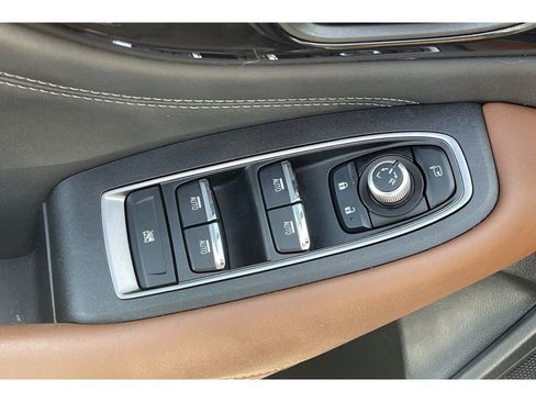 Used 2022 Subaru Outback Touring w/ Popular Package #2 image 12