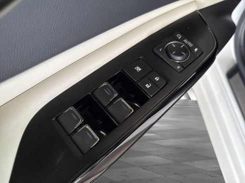 Certified 2025 Lexus ES 350 w/ Premium Package FWD image 10