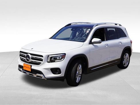 Used 2022 Mercedes-Benz GLB 250 4MATIC image 11