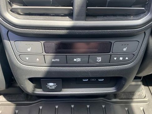 Used 2025 Honda Pilot Black Edition image 18