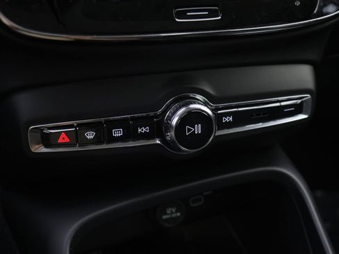 Certified 2024 Volvo XC40 B5 Plus w/ Protection Package Premier image 9