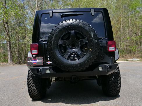 Used 2015 Jeep Wrangler Unlimited Sahara w/ Connectivity Group AWD/4WD image 8